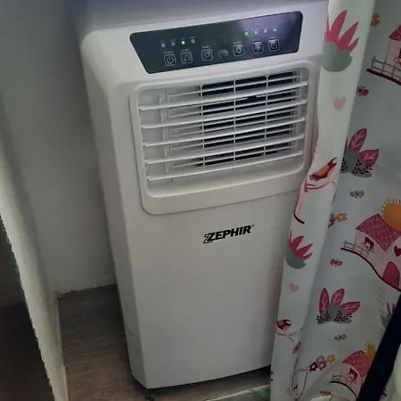 Rabbit Hole Bianconiglio *